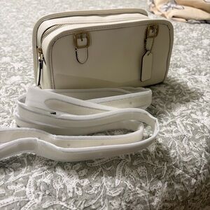 Elegant Cream Women's Bag